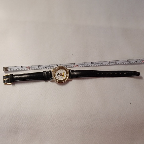 DISNEY EXCLUSIVE MICKEY MOUSE WATCH - Picture 3 of 3